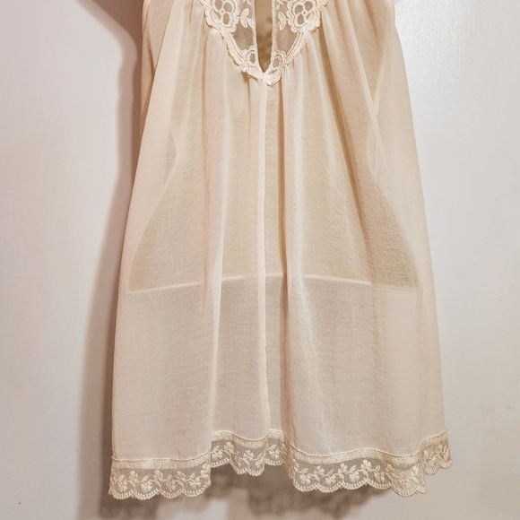 Altar'd State Lace Sleeveless Blouse Beige Medium - Picture 7 of 12